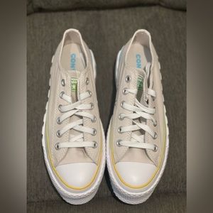 Brand new low top platform converse. NWT
